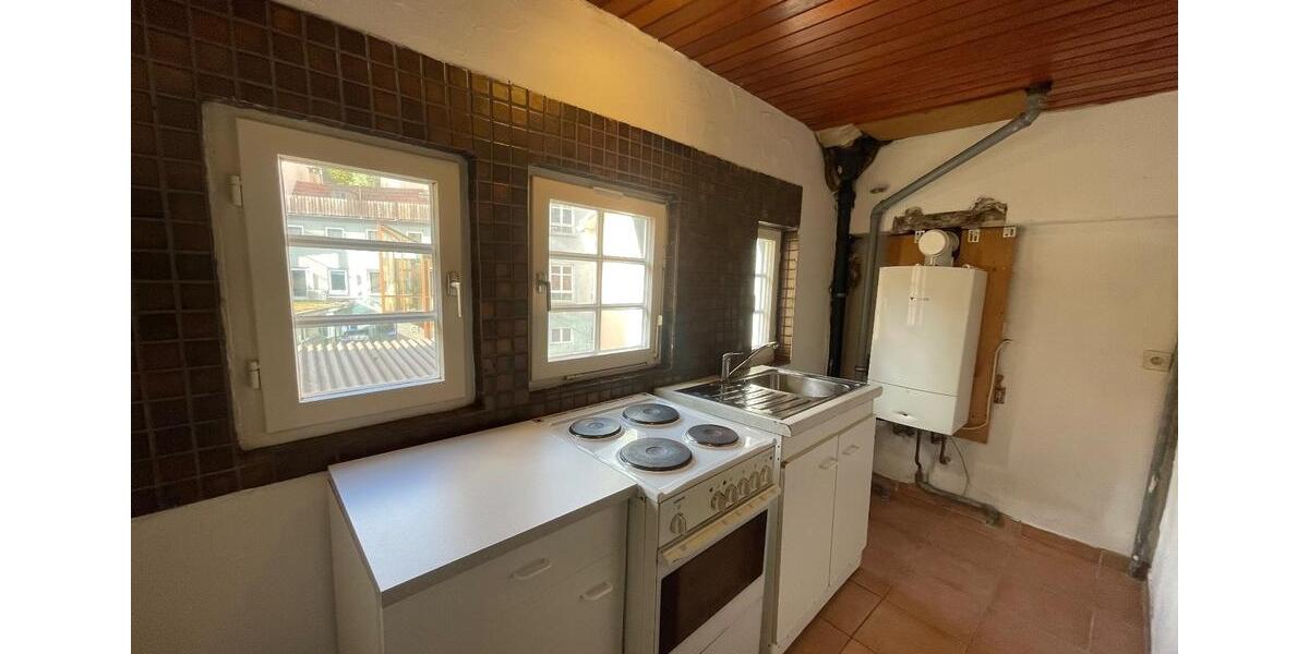 Von privat: 1 12 Zimmerwohnung in historischem Haus in Esslingen 2 zimmer