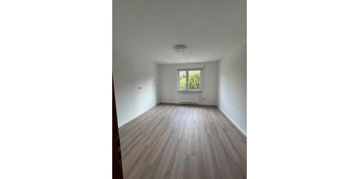 Etagenwohnung Stuttgart Zuffenhausen - 4 Zimmer, 85 m&sup2;, 1.600&euro; | Angebot:26648300