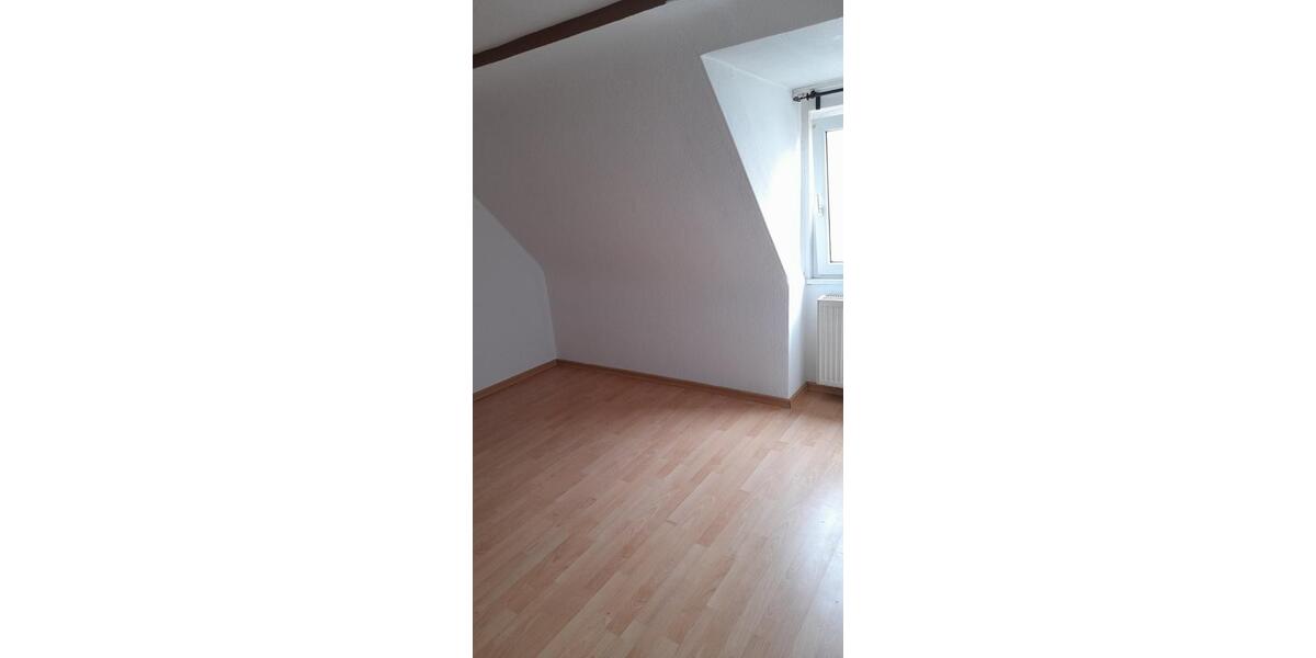 Dachgeschoßwohnung Stuttgart Feuerbach - 2.5 Zimmer, 60 m&sup2;, 840&euro; | Angebot:25120845