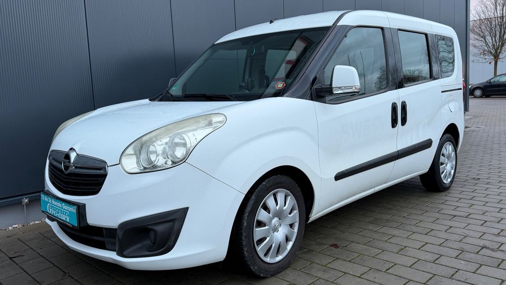 Opel Combo 130.000 km 5.700 € Holzgerlingen 71088