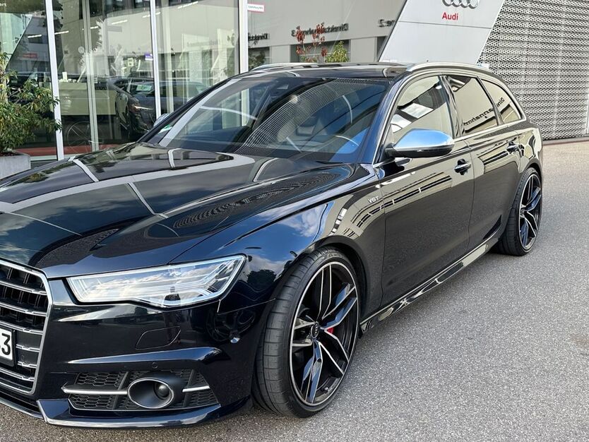Audi A6 236.000 km 33.300 € Stuttgart 70191
