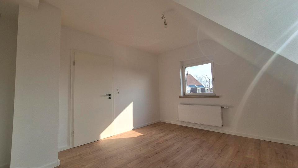 Dachgeschoßwohnung Stuttgart Mühlhausen - 3 Zimmer, 53 m&sup2;, 1.250&euro; | Angebot:25924209