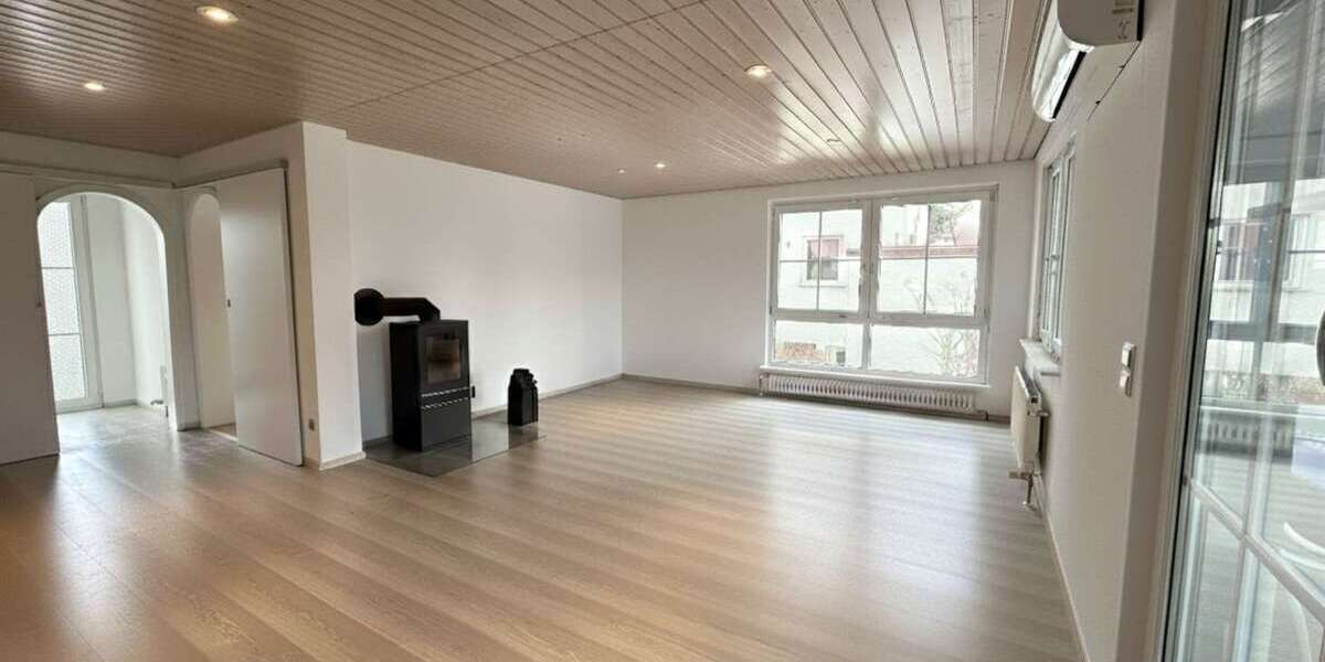 Etagenwohnung Esslingen am Neckar Pliensauvorstadt - 2 Zimmer, 71 m&sup2;, 289.000&euro; | Angebot:24548816