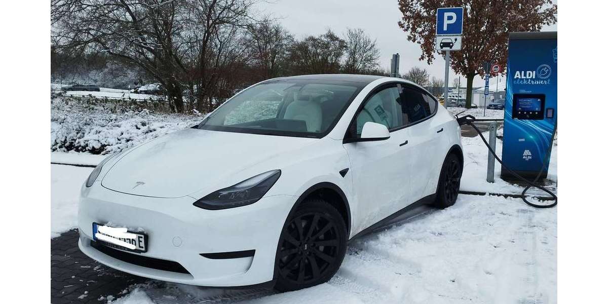 Tesla Model Y 68.000 km 30.940 &euro; Esslingen 73732