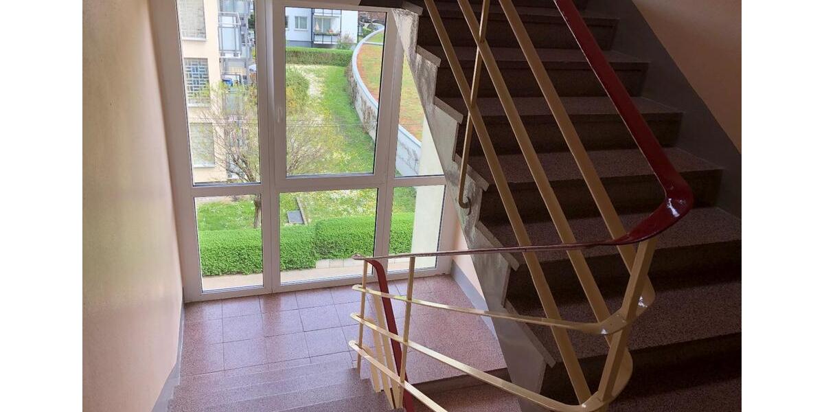 Etagenwohnung Stuttgart Degerloch - 3 Zimmer, 93 m&sup2;, 1.410&euro; | Angebot:26167390