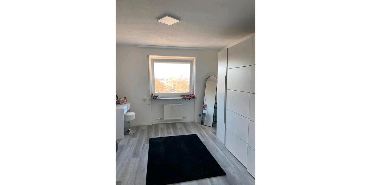 Etagenwohnung Ludwigsburg - 3 Zimmer, 92 m&sup2;, 1.600&euro; | Angebot:25965649