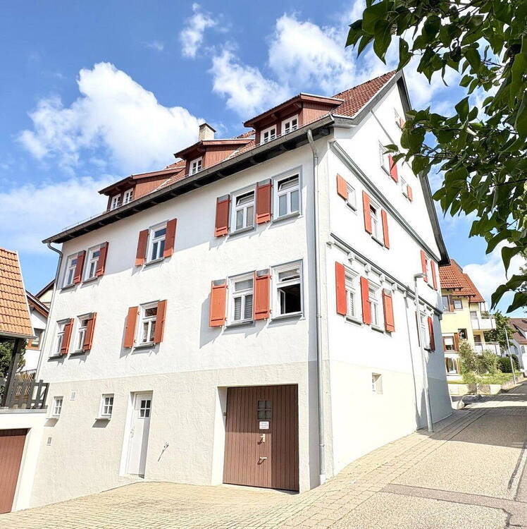 Renningen: Exklusive Maisonette-LoftWohnung im Fachwerkhaus - mit EBK & Tageslichtbad