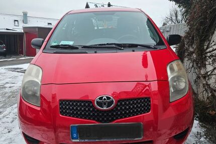 Toyota Yaris 154.800 km 2.000 &euro; Schönaich 71101