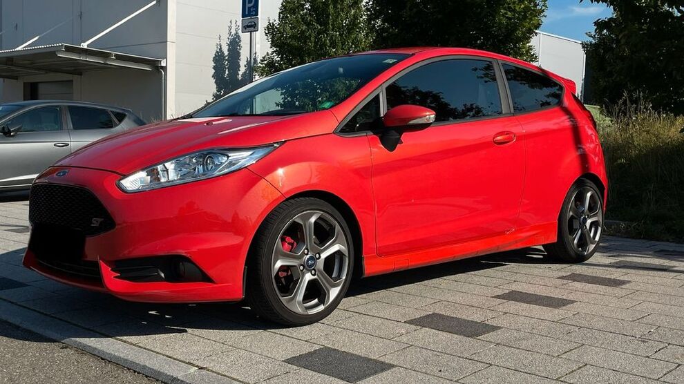 Ford Fiesta 135.736 km 8.200 € Leonberg 71229