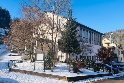 Ehem. Kirche mit Charakter − vielseitig nutzbares Gebäude für Wohn- und Gewerbezwecke - Gewerbeobjekt Calw | Angebot:24677144