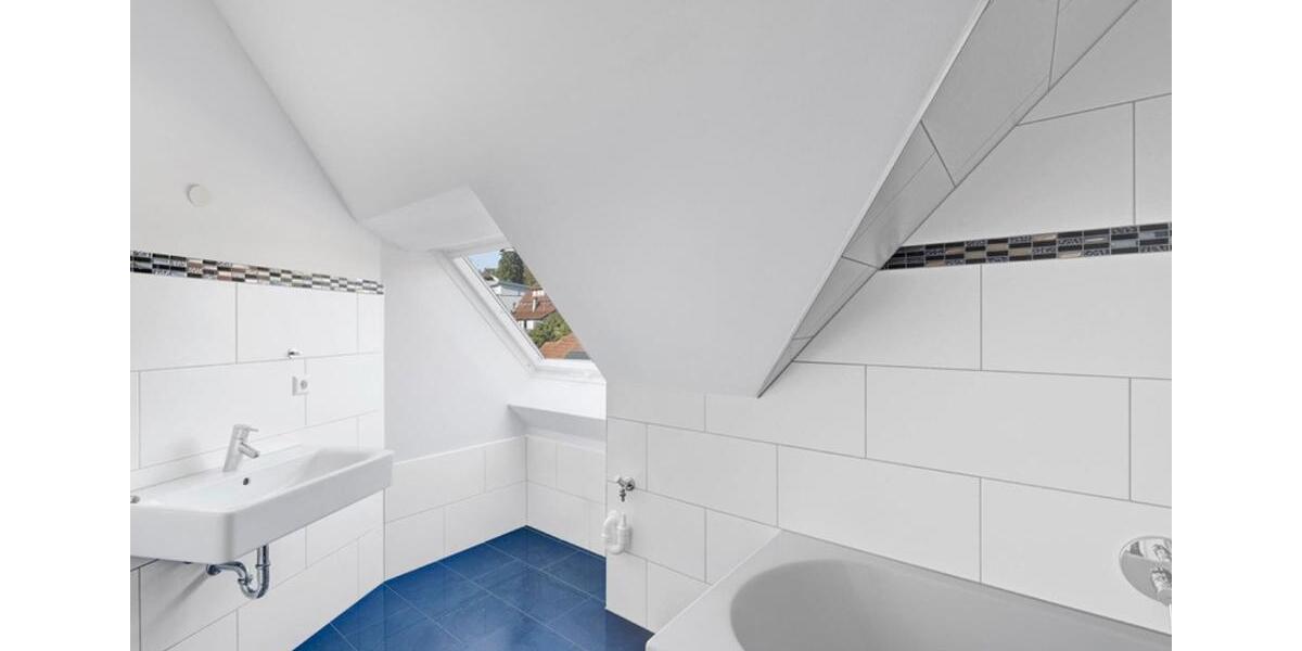 Dachgeschoßwohnung Esslingen am Neckar - 2.5 Zimmer, 49 m&sup2;, 800&euro; | Angebot:26335071