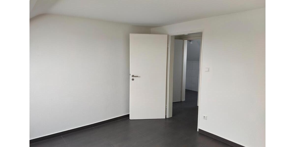 Dachgeschoßwohnung Rutesheim - 3 Zimmer, 49 m&sup2;, 500&euro; | Angebot:26403411