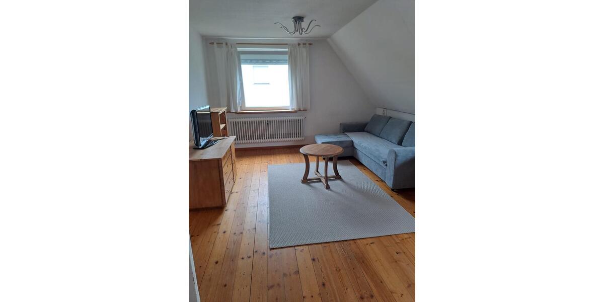 Dachgeschoßwohnung Leonberg - 2.5 Zimmer, 65 m&sup2;, 650&euro; | Angebot:23735559
