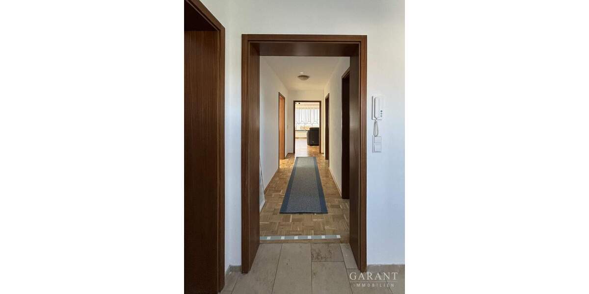 Möblierte 2 Zimmer-DG-Wohnung im 3-FH 2 zimmer