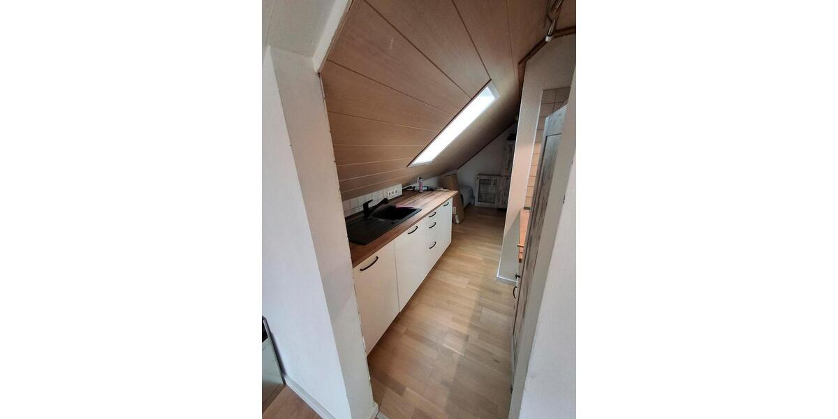 Dachgeschoßwohnung Ludwigsburg Hoheneck - 1 Zimmer, 28 m&sup2;, 520&euro; | Angebot:24690446