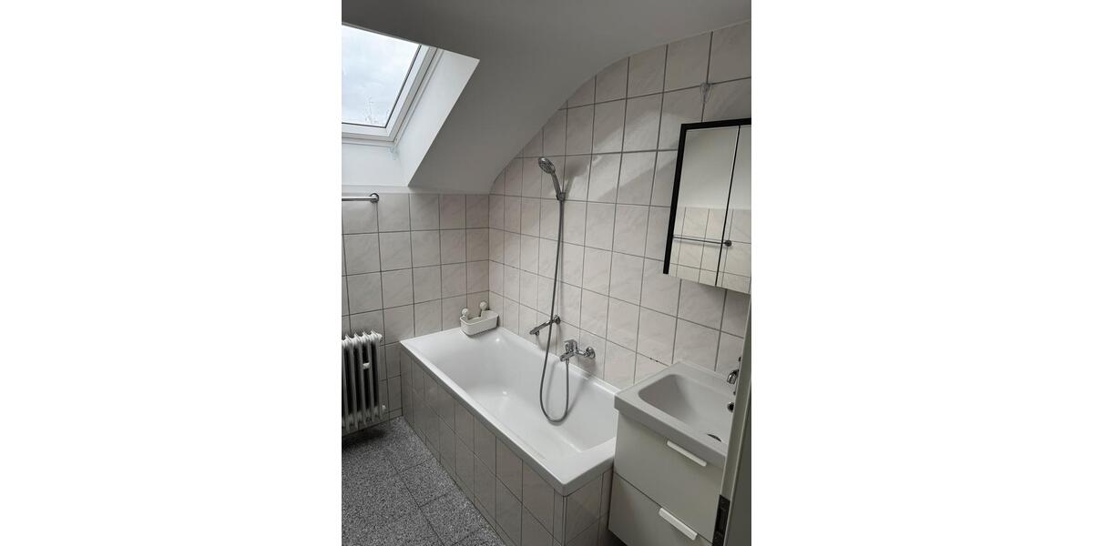 Dachgeschoßwohnung Sindelfingen - 2 Zimmer, 58 m&sup2;, 1.000&euro; | Angebot:24782144