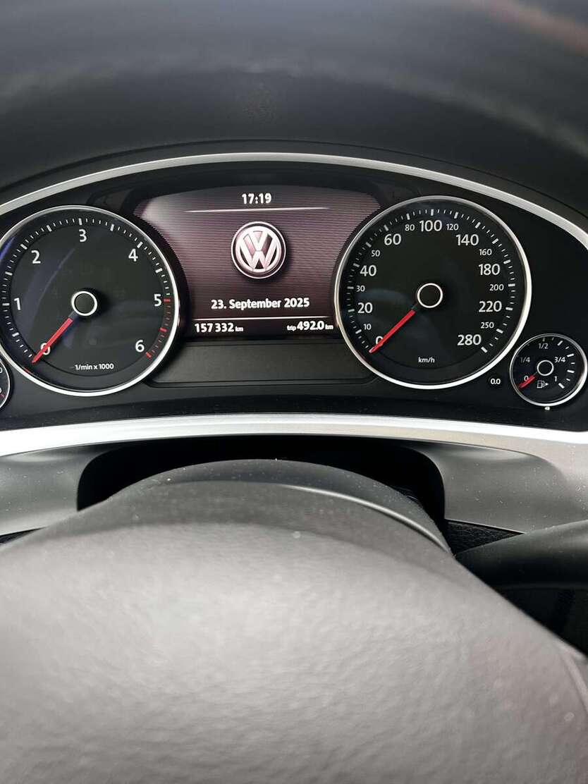 VW Touareg 157.000 km 20.000 € Stuttgart 70499