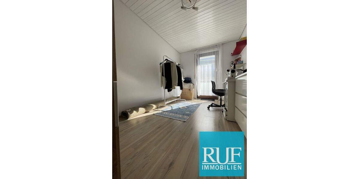 Reihenmittelhaus Pforzheim Innenstadt - 4 Zimmer, 110 m&sup2;, 380.000&euro; | Angebot:24915956