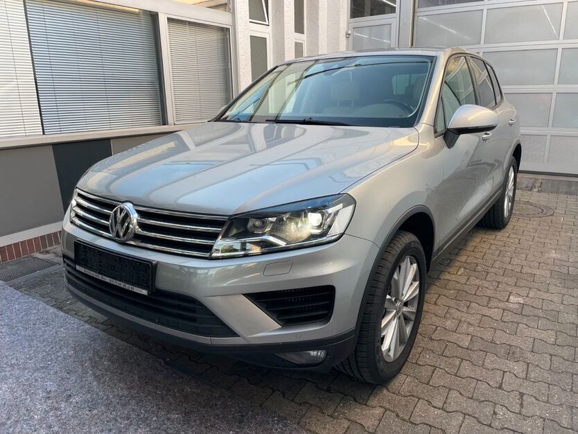 VW Touareg 64.980 km 24.995 € Stuttgart 70597