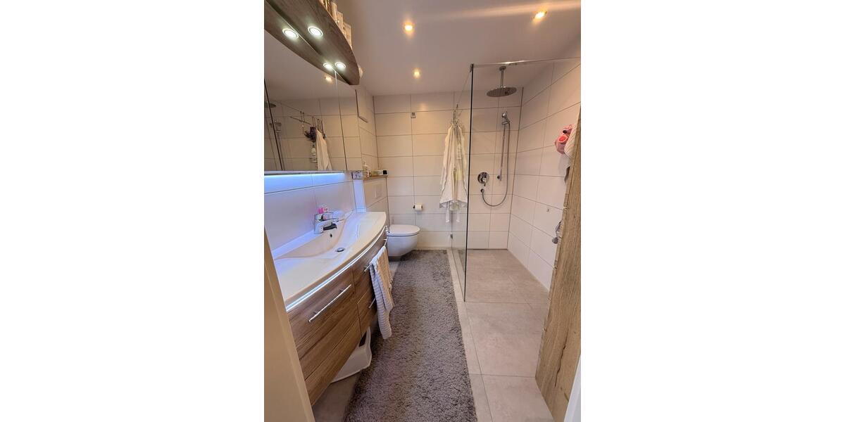 Reihenhaus Wolfschlugen - 6 Zimmer, 145 m&sup2;, 1.800&euro; | Angebot:24715090