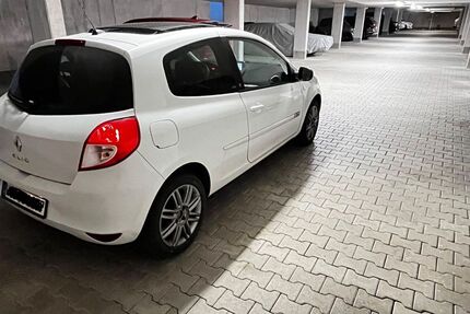 Renault Clio 181.107 km 2.999 &euro; Renningen 71272