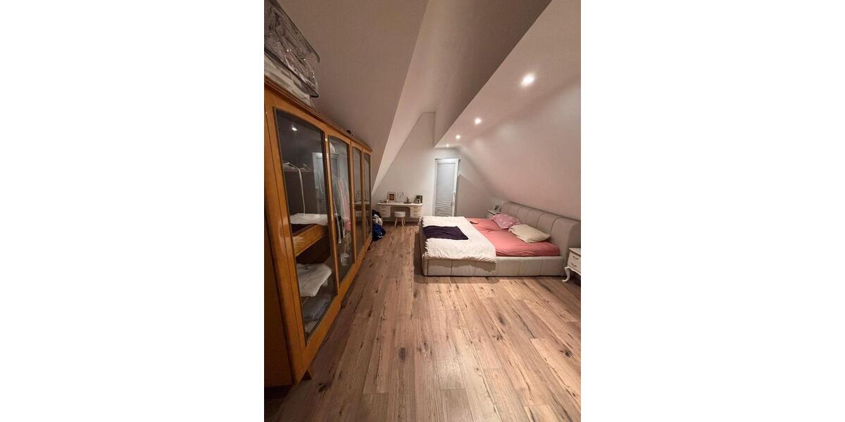 Dachgeschoßwohnung Vaihingen an der Enz - 2 Zimmer, 67 m&sup2;, 1.350&euro; | Angebot:24850539