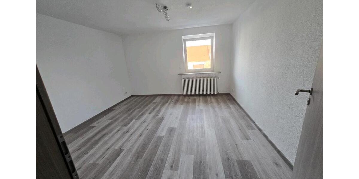 Etagenwohnung Gärtringen - 3.5 Zimmer, 100 m&sup2;, 1.500&euro; | Angebot:25432110