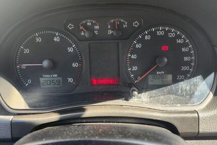 VW Polo 102.000 km 4.500 &euro; Stuttgart 70372