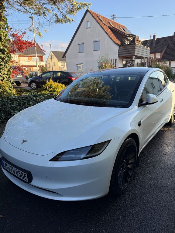 Tesla Model 3 2.900 km 36.500 € Remseck 71686