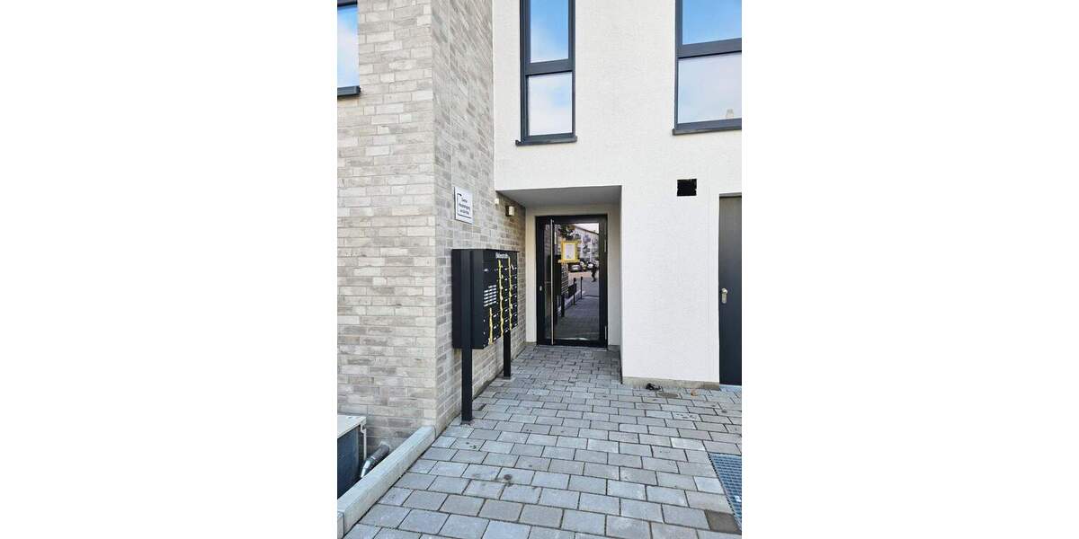 Etagenwohnung Stuttgart Untertürkheim - 2 Zimmer, 70 m&sup2;, 1.150&euro; | Angebot:25769468