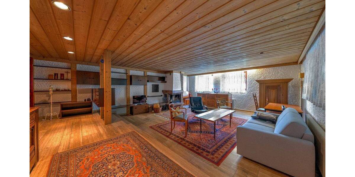 Großzügiges Eckhaus mit viel Platz, Garten und Potenzial 6 zimmer