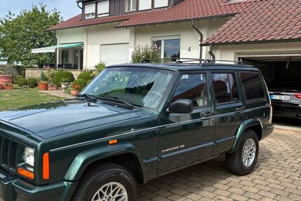 Jeep Cherokee 157.800 km 9.500 &euro; Reutlingen 72762