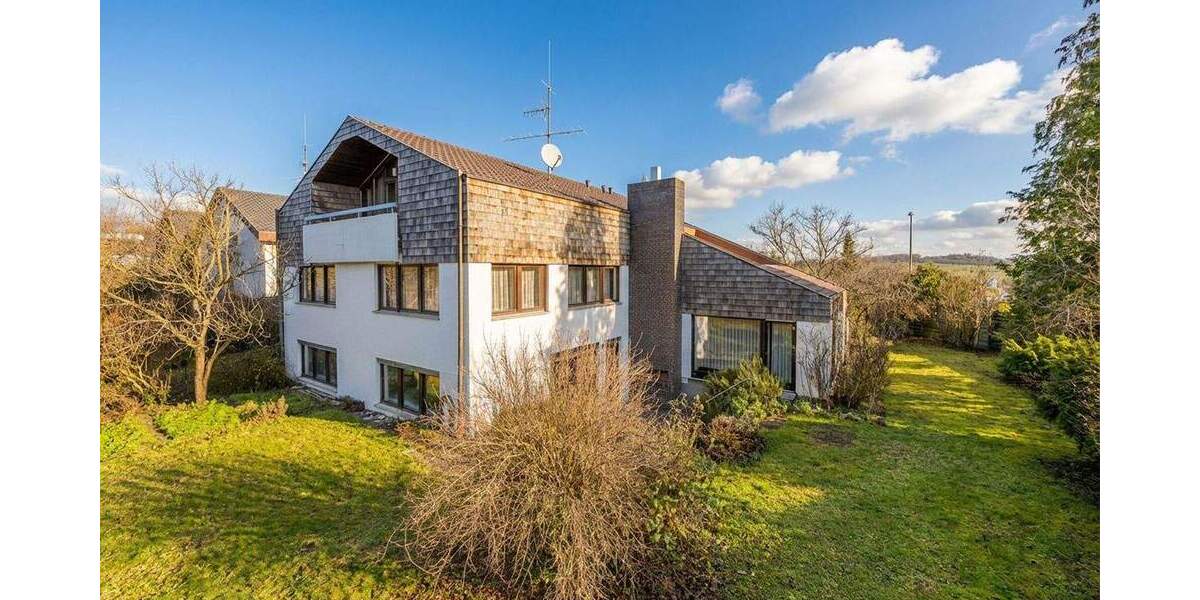 Einfamilienhaus mit Pool, Einliegerwohnung und weitläufigem Grundstück 7 zimmer