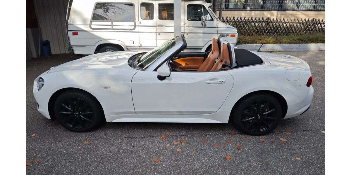 Fiat 124 Spider 100.538 km 15.300 &euro; Renningen 71272