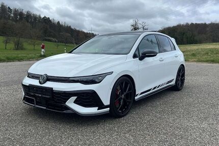 VW Golf 18.000 km 44.950 &euro; Niefern-Öschelbronn 75223