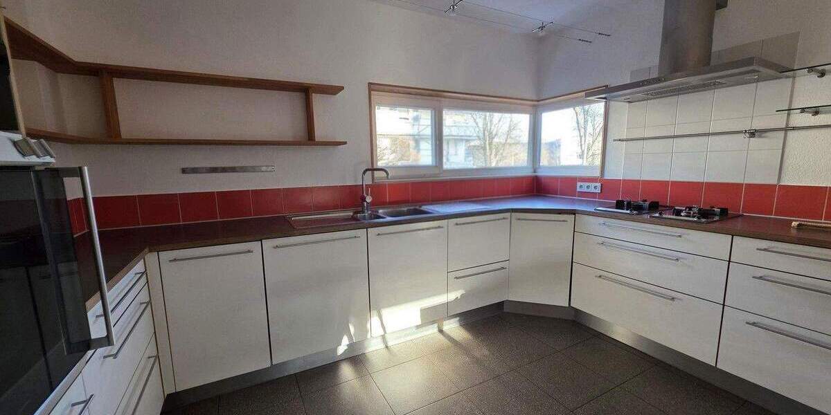 Einfamilienhaus Reutlingen Ringelbach - 7 Zimmer, 200 m&sup2;, 2.500&euro; | Angebot:24622227