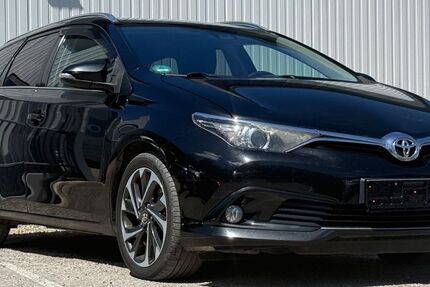 Toyota Auris 159.000 km 8.490 &euro; Reutlingen 72766
