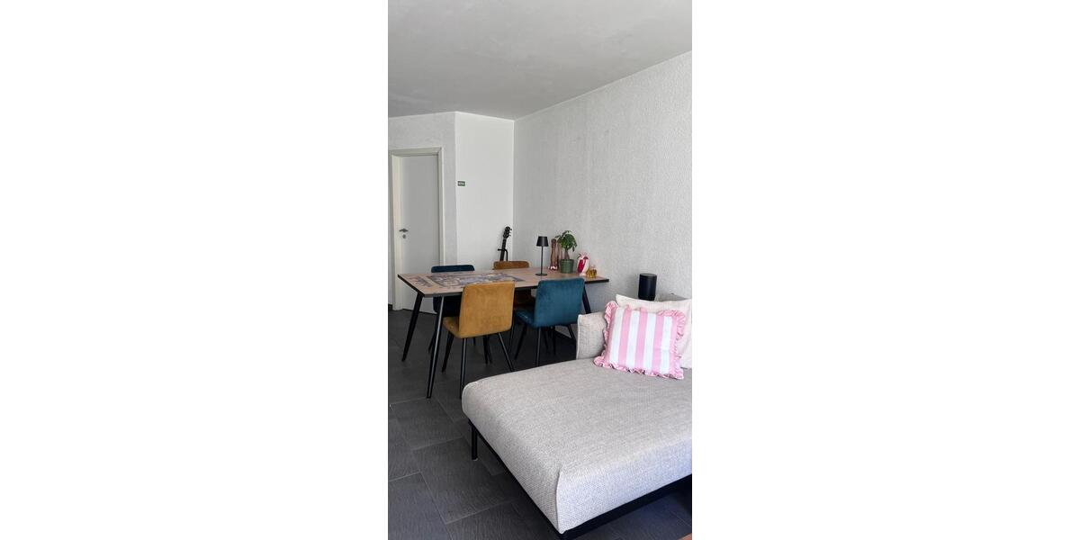 Hochparterre Ludwigsburg - 3 Zimmer, 76 m&sup2;, 1.220&euro; | Angebot:26443373