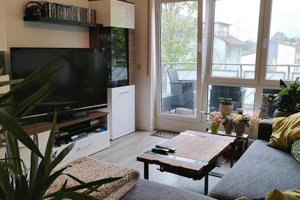 Stilvolle und moderne 2-Raum-DG-Wohnung mit EBK in Freiberg am