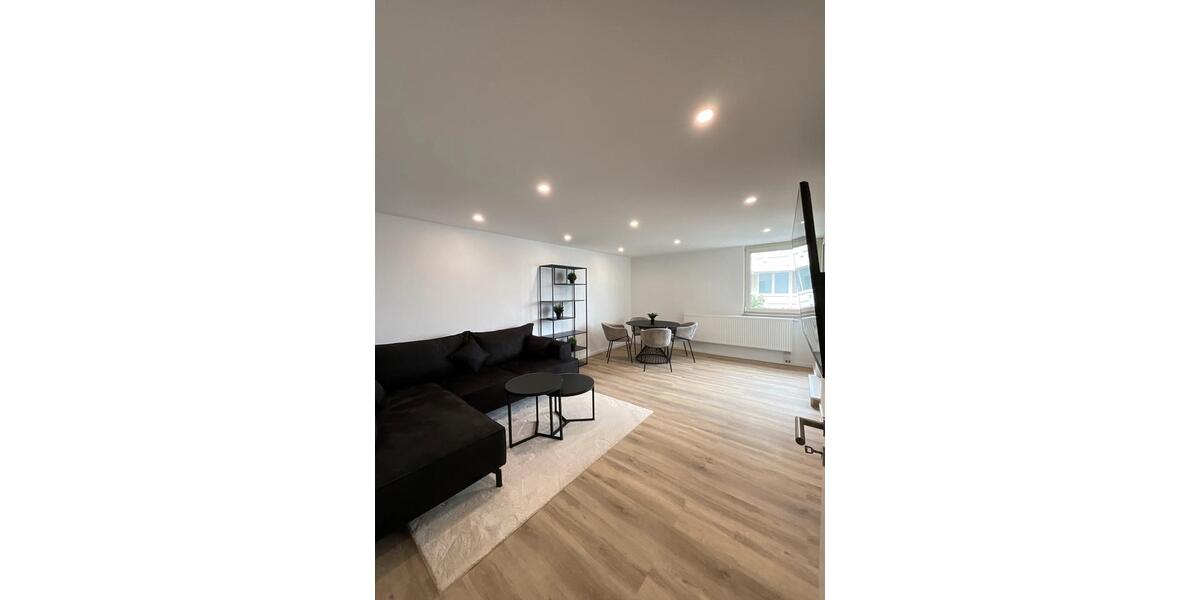 Etagenwohnung Sindelfingen - 4 Zimmer, 100 m&sup2;, 3.500&euro; | Angebot:25570940