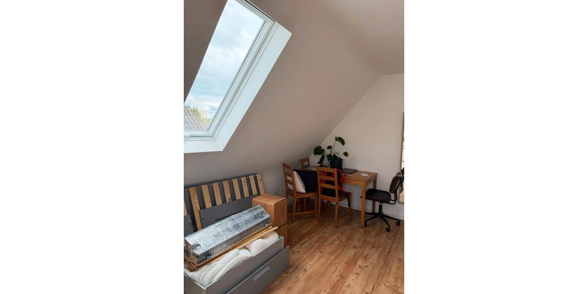 Dachgeschoßwohnung Reutlingen Orschel-Hagen - 3 Zimmer, 57 m&sup2;, 1.050&euro; | Angebot:27611736