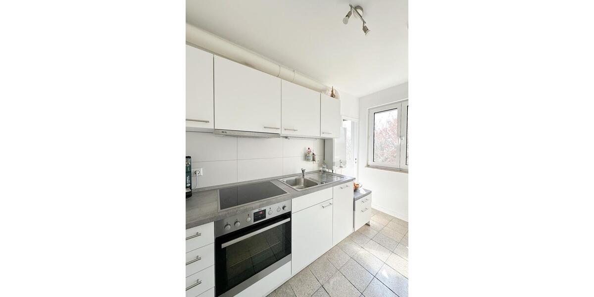 Dachgeschoßwohnung Stuttgart Degerloch - 2.5 Zimmer, 61 m&sup2;, 1.540&euro; | Angebot:25765747