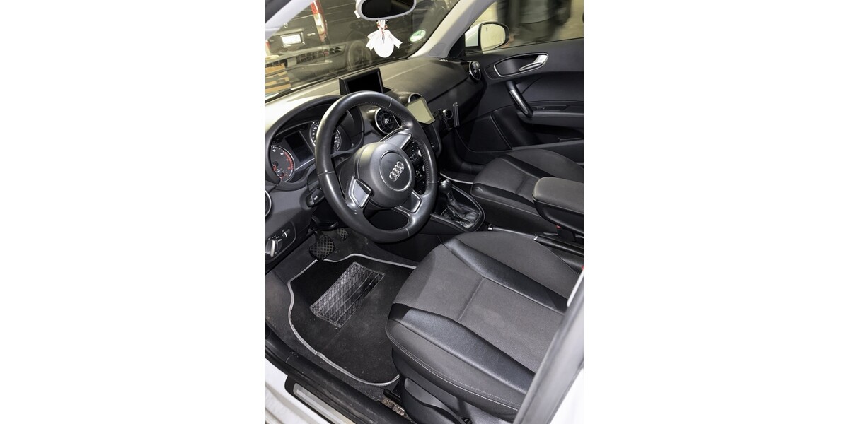 Audi audi a1 83.763 km 15.000 &euro; Stuttgart 70173