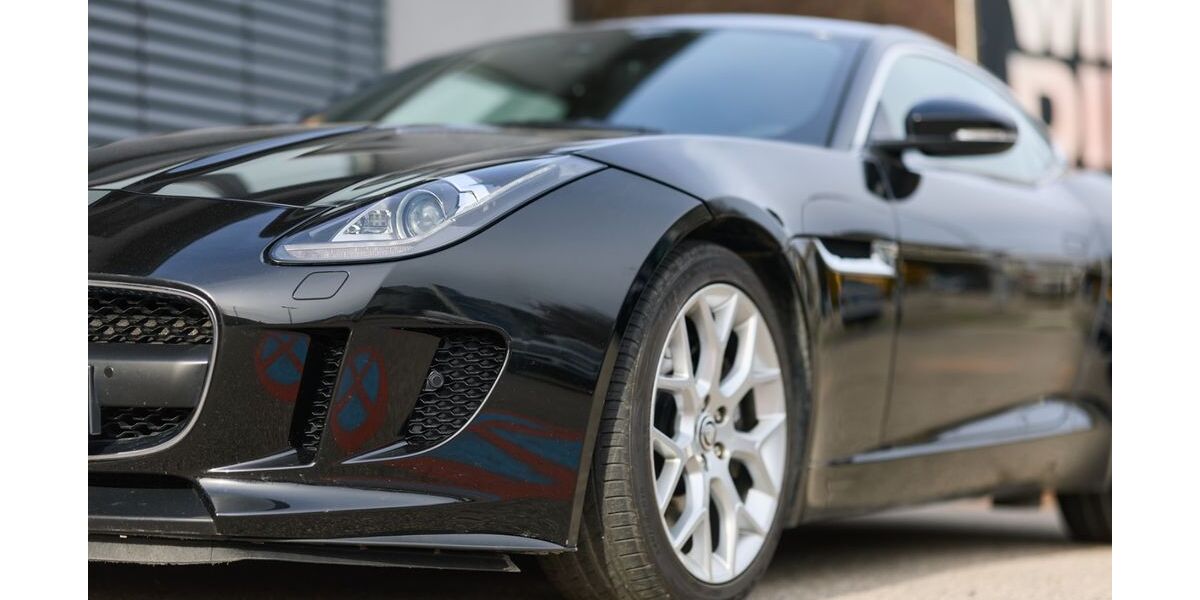 Jaguar F-Type 98.431 km 33.000 &euro; Reutlingen 72762