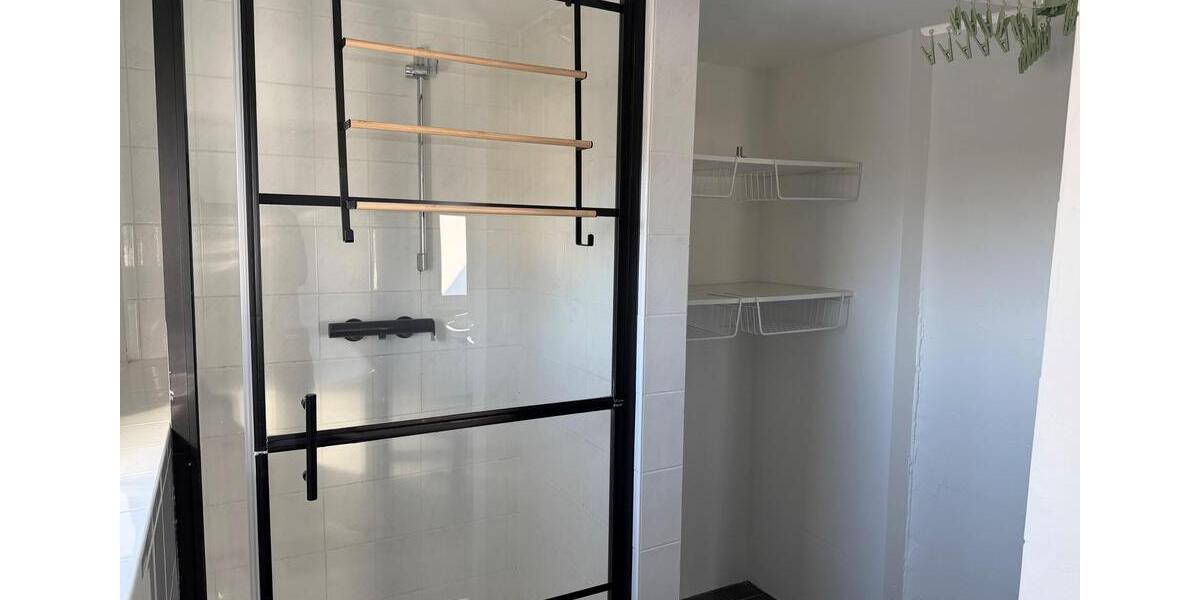 Dachgeschoßwohnung Stuttgart Degerloch - 2.5 Zimmer, 57 m&sup2;, 1.080&euro; | Angebot:24715667