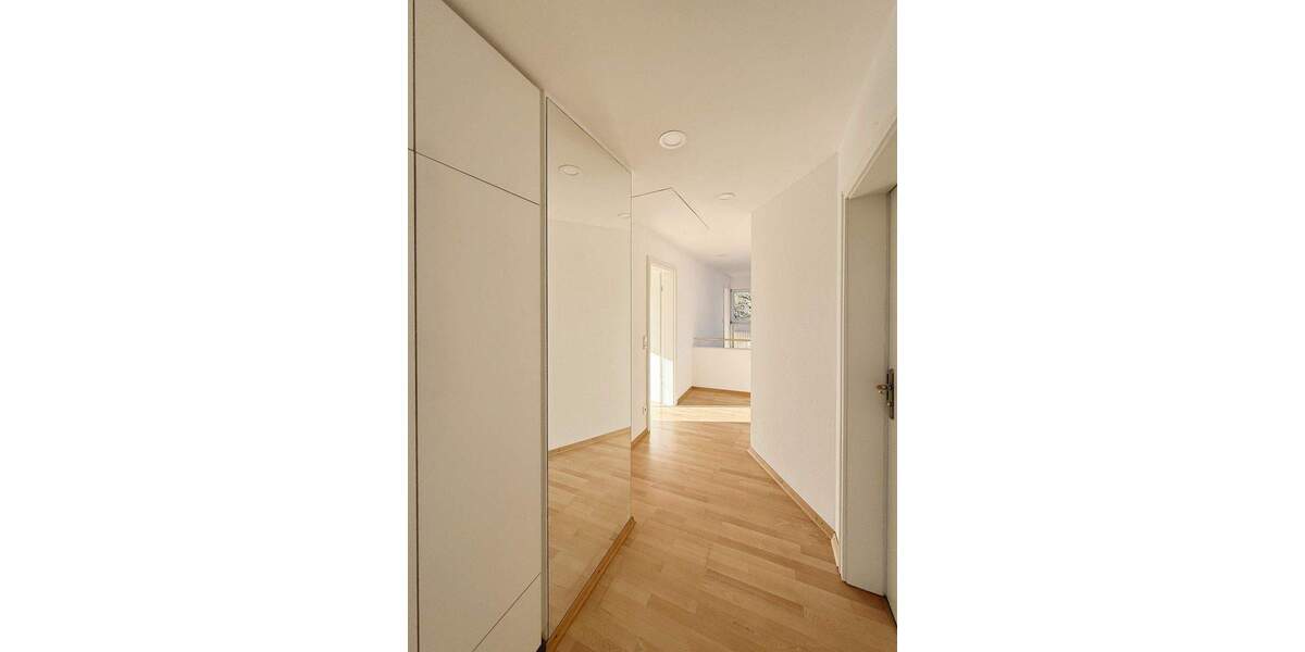 Ihr neues Zuhause in Nürtingen - Stilvoll renoviertes Einfamilienhaus mit Garten und Garagen 5 zimmer