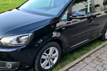 VW Touran 213.530 km 7.900 € Ludwigsburg 71642