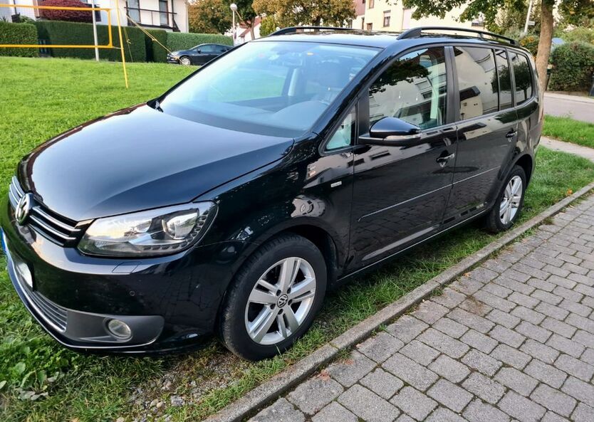 VW Touran 213.530 km 7.900 € Ludwigsburg 71642