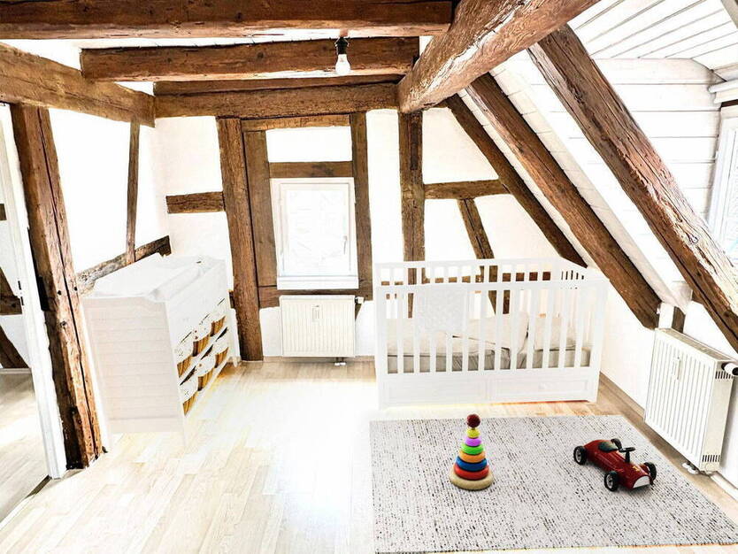 Renningen: Exklusive Maisonette-LoftWohnung im Fachwerkhaus - mit EBK & Tageslichtbad