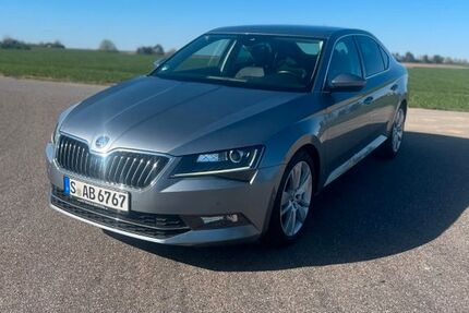 Skoda Superb 126.000 km 15.950 € Stuttgart 70439